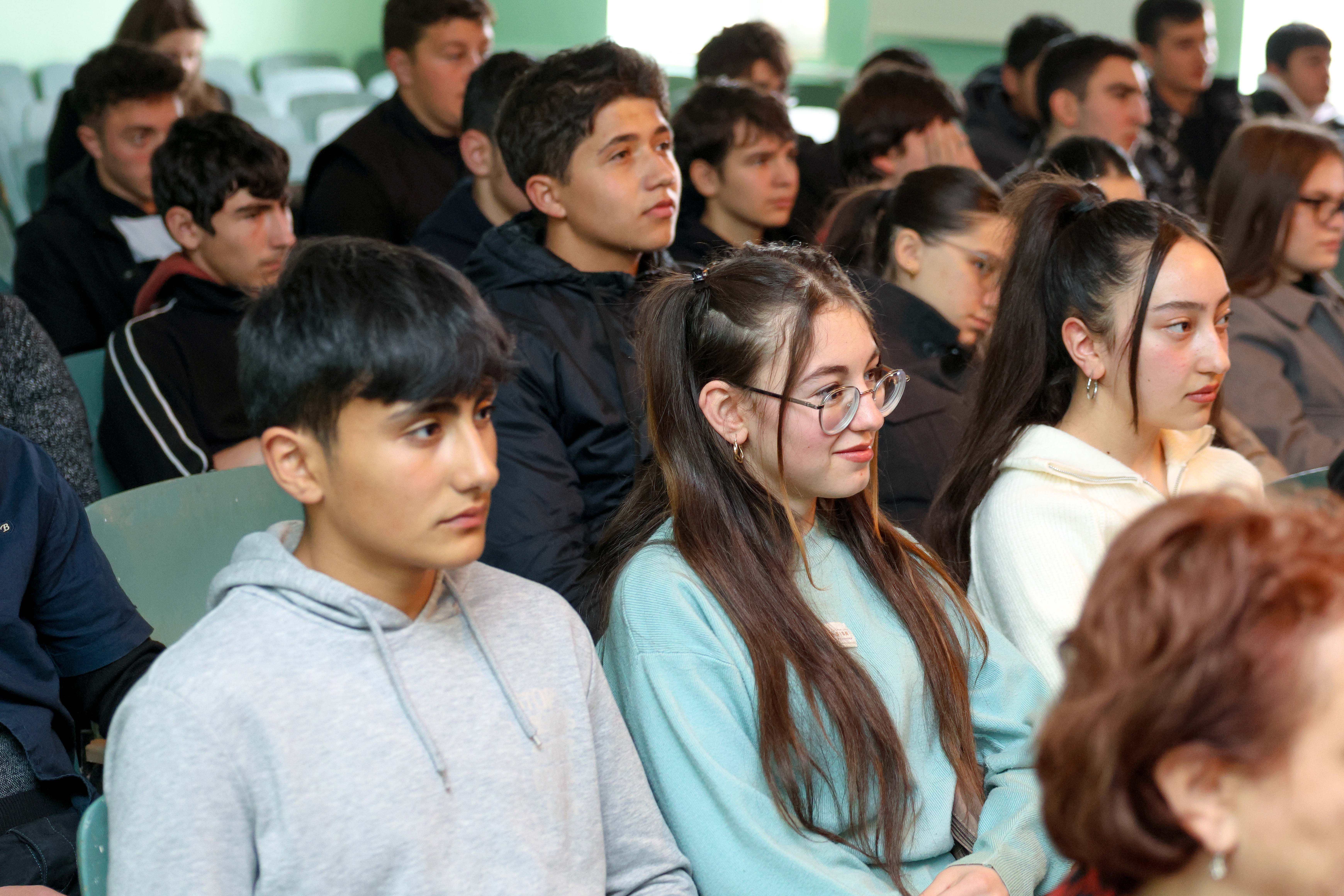 დმანისის მუნიციპალიტეტის საჯარო სკოლებთან საინფორმაციო-შემეცნებითი შეხვედრები გაიმართა