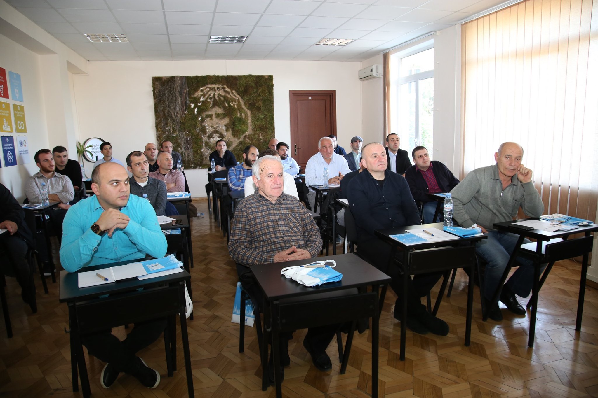 A training session was held for refrigeration equipment technicians