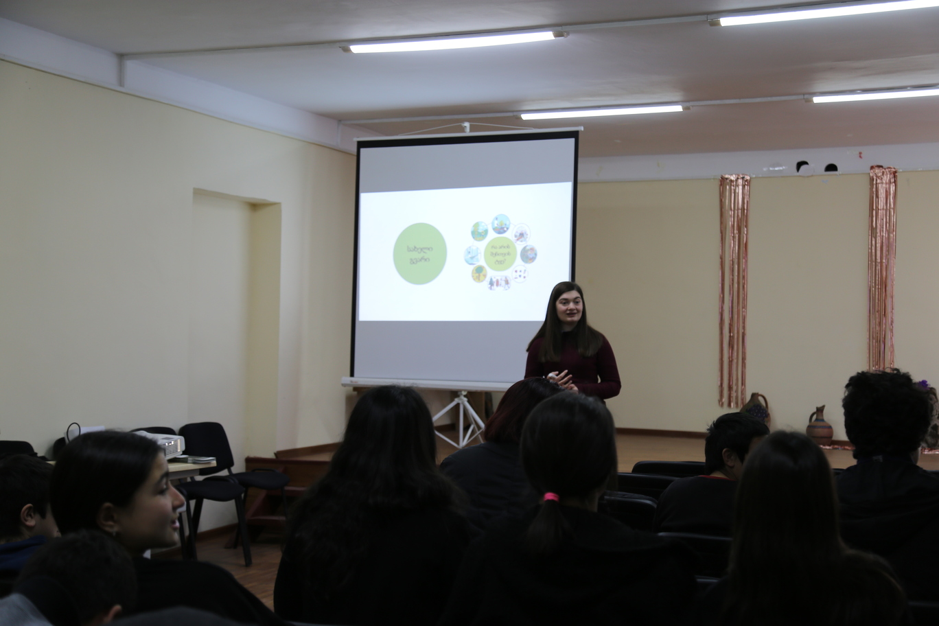Seminars on sustainable forest management were held for students