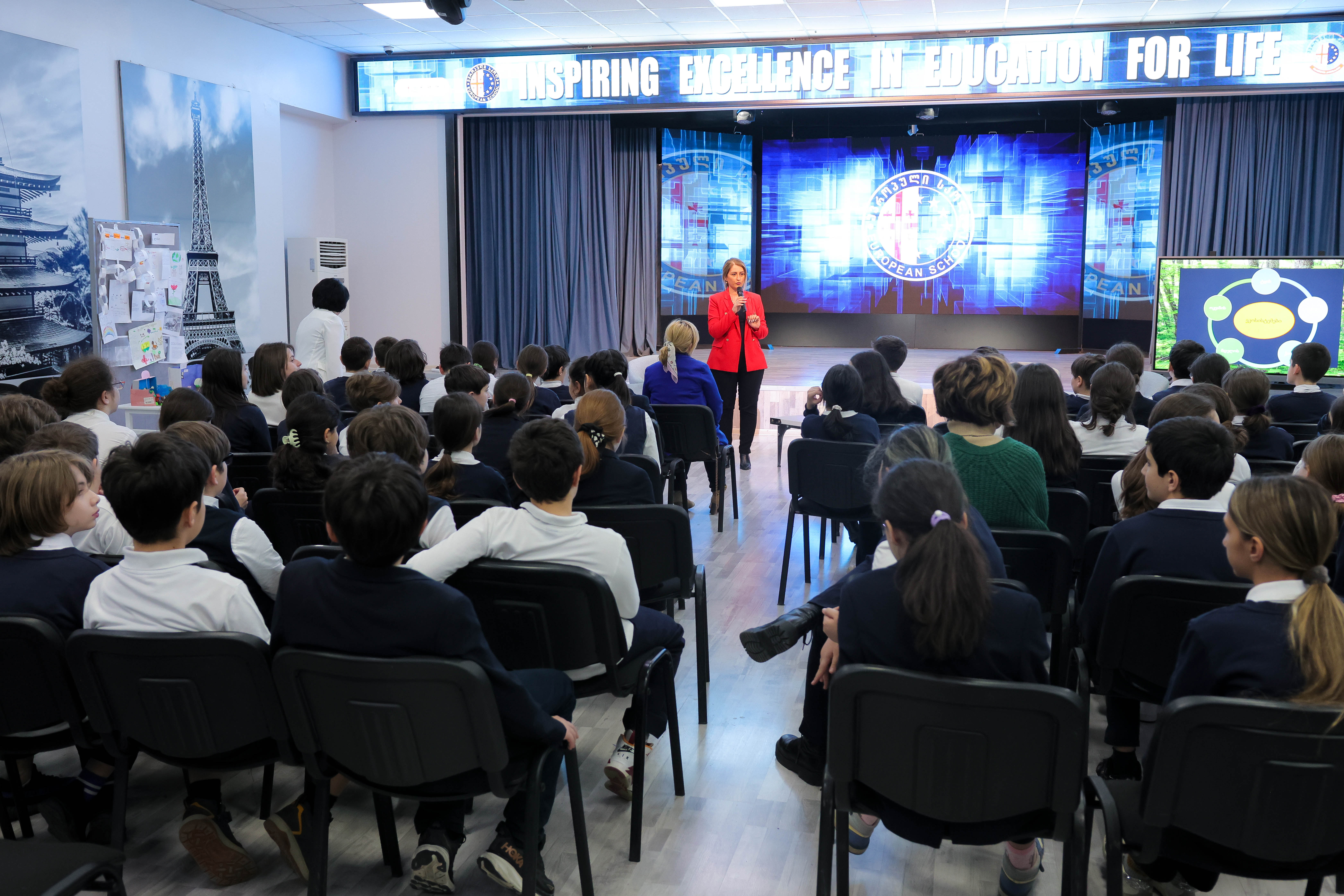 Within the "Earth Hour" celebration, a meeting was held with students