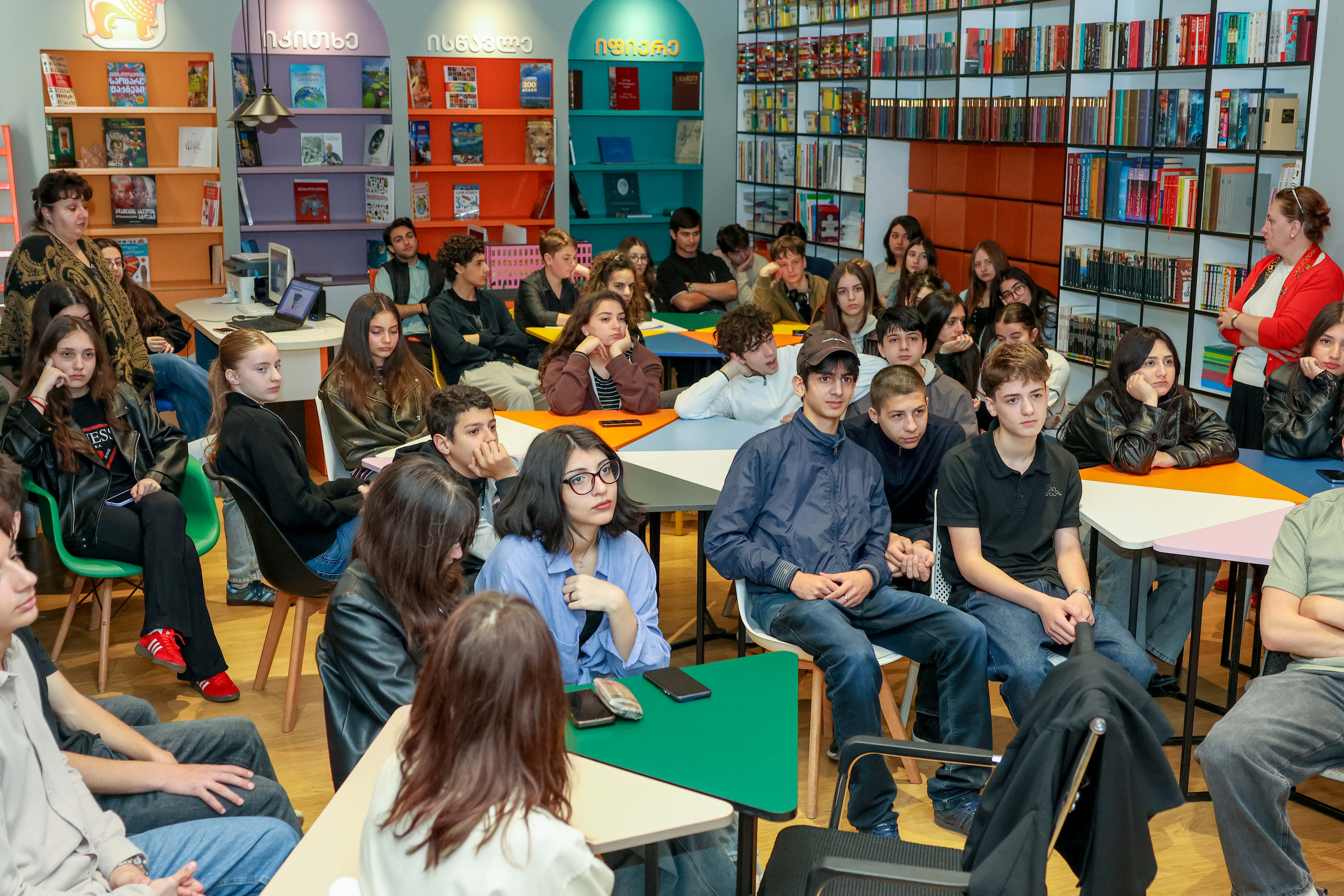 გარემოსდაცვითი განათლების ხელშეწყობის მიზნით თბილისის 146-ე საჯარო სკოლაში საინფორმაციო შეხვედრა გაიმართა