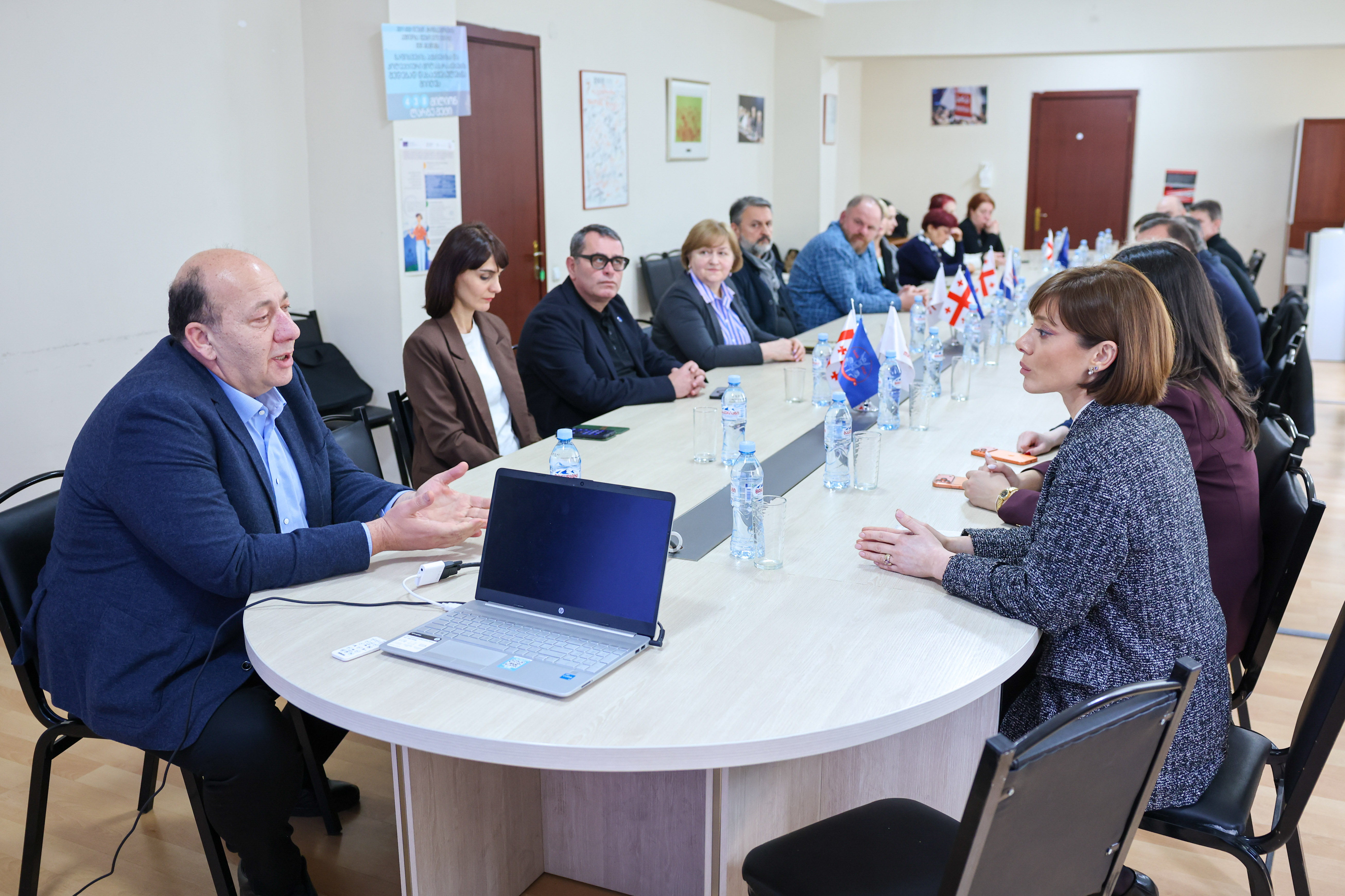 საქართველოს გარემოს დაცვისა და სოფლის მეურნეობის სამინისტროს გარემოსდაცვითი ინფორმაციისა და განათლების ცენტრმა და საქართველოს პროფესიული კავშირების გაერთიანებამ ურთიერთთანამშრომლობის შესახებ მემორანდუმი გააფორმეს