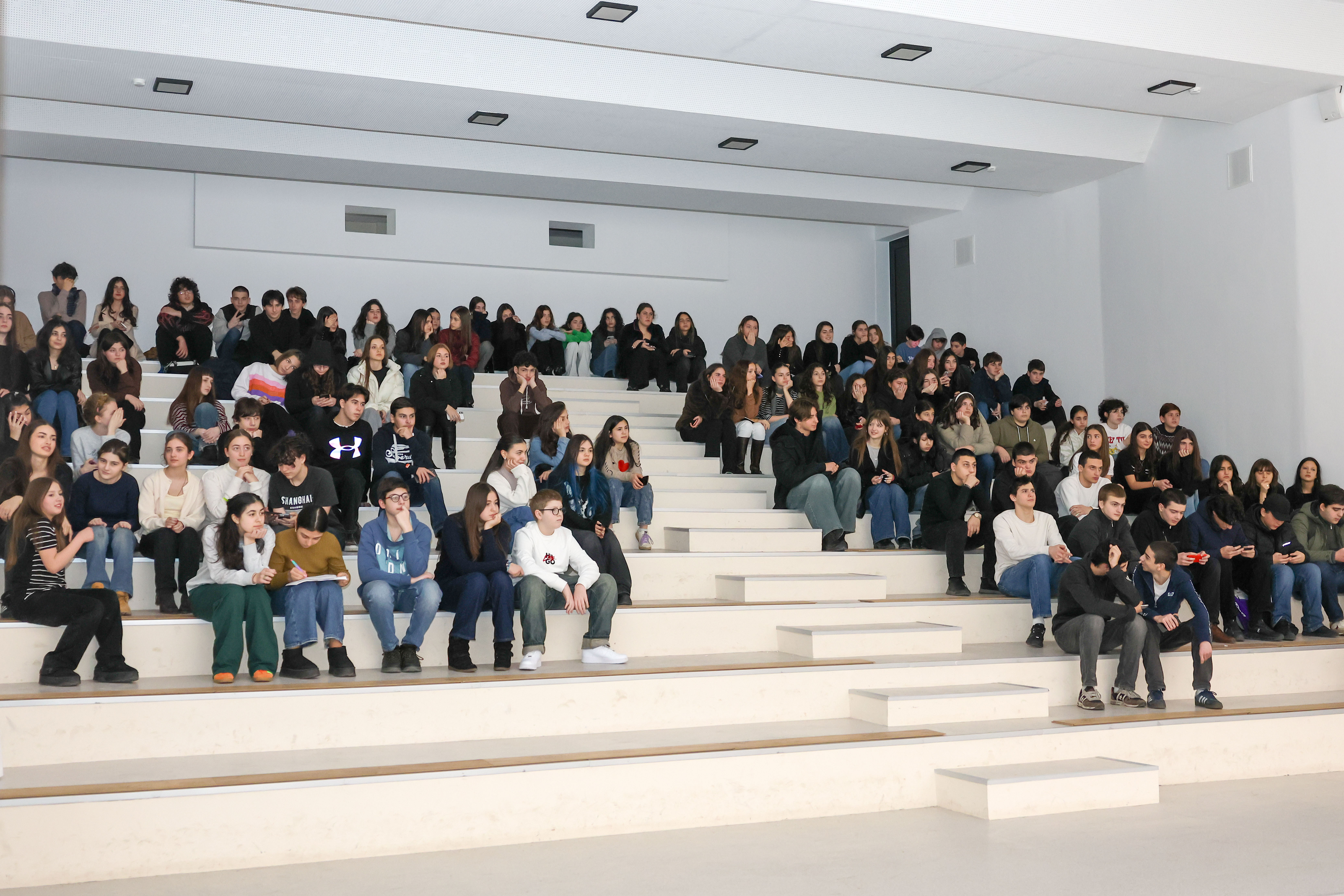 თბილისის სკოლის მოსწავლეებისთვის პლასტმასის გამოყენების შემცირების და ნარჩენების მართვის საკითხებზე საინფორმაციო-შემეცნებითი შეხვედრები გაიმართა 